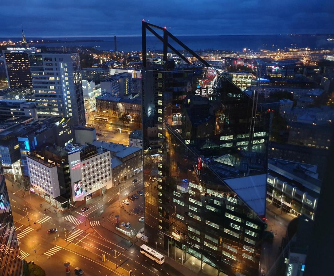 Skyview Suite - Breathtaking Views From Bed And From Jacuzzi. City Center Skyscraper Upper Floors Талин Екстериор снимка